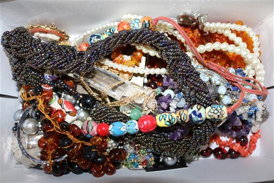 Qty mixed jewellery